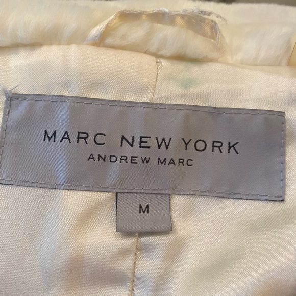 Andrew Marc New York Women’s Faux Fur white flower jacket size medium - Picture 4 of 8